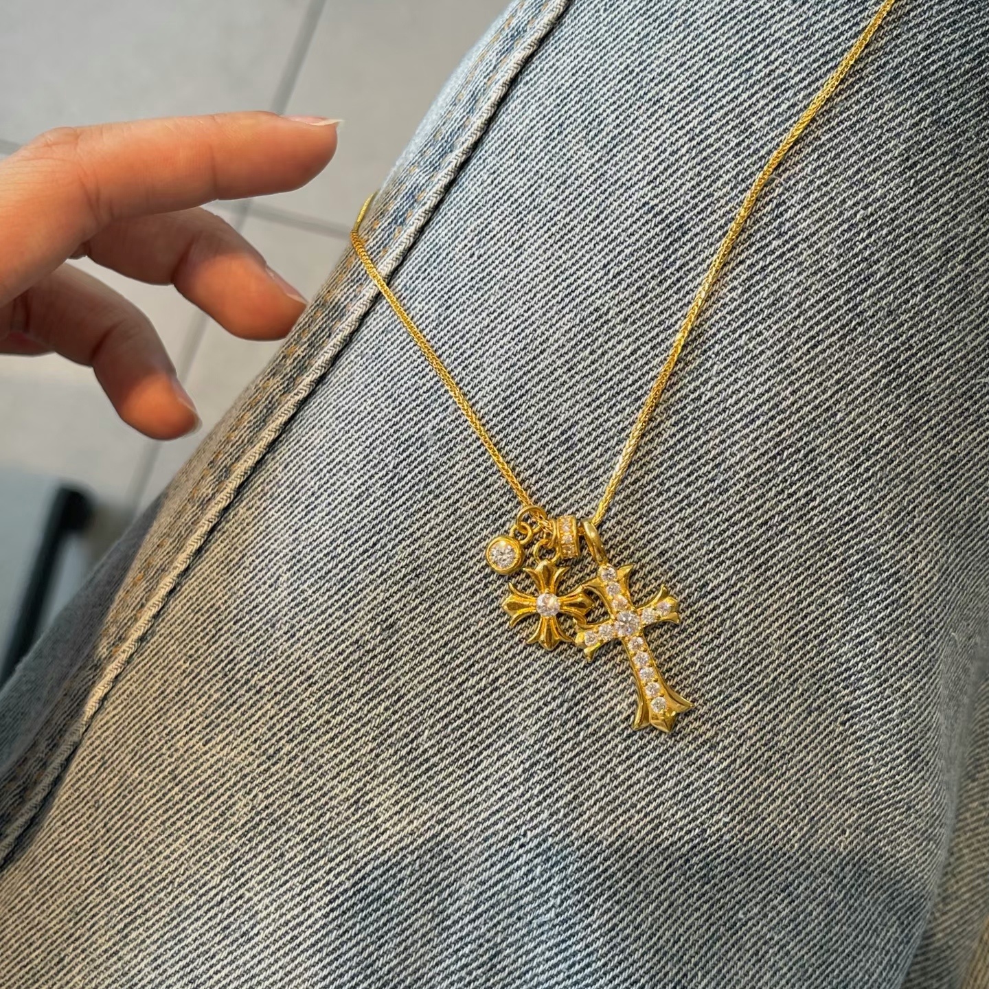 金店同款仿真金十字架镶钻吊坠女高级感项链送女友礼物新款