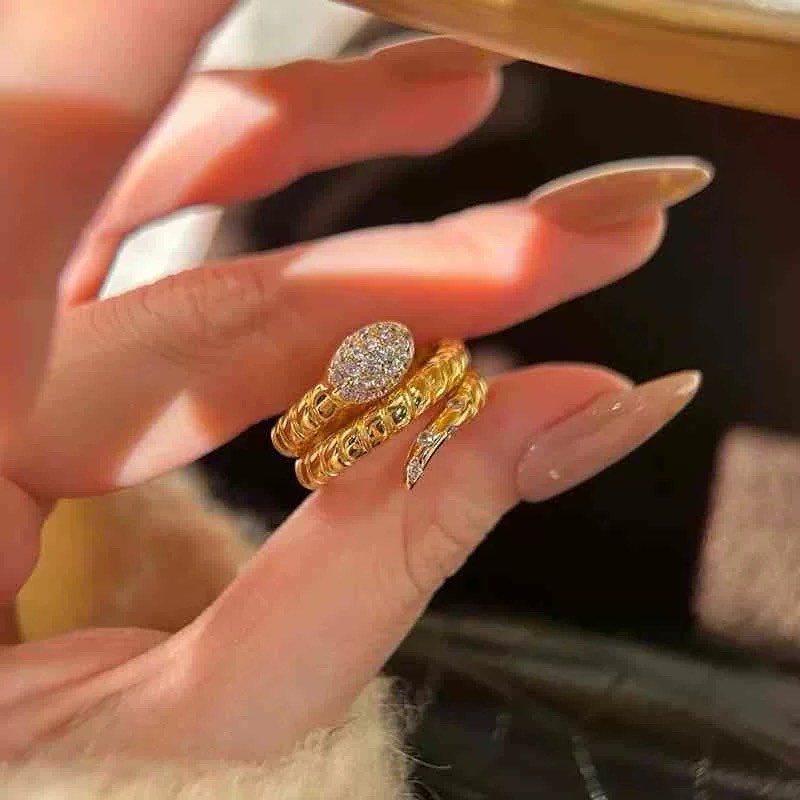 卡纯诗金店同款沙金缠绕灵蛇锆石戒指女轻奢小众时尚复古食指戒