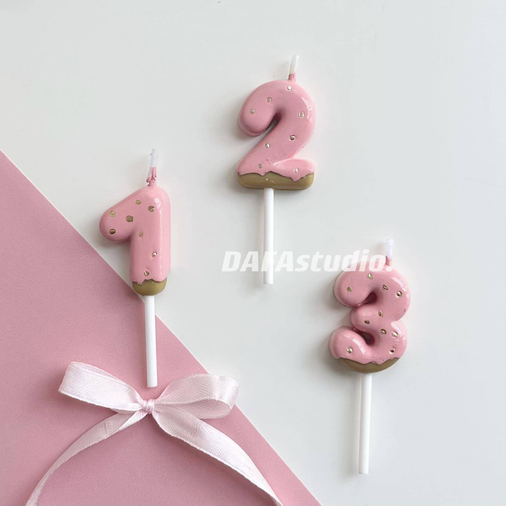 儿童甜美可爱草莓巧克力造型宠物生日蛋糕装饰数字蜡烛派对用品