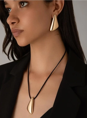 欧美几何水滴吊坠缠绕项链甜酷in风金属项饰颈链女