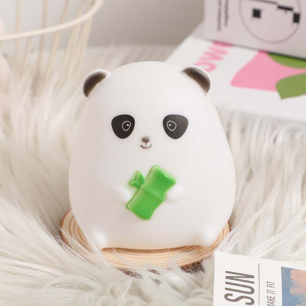 新款可爱卡通动物摆件网红桌面萌宠小摆件动物发光创意公仔