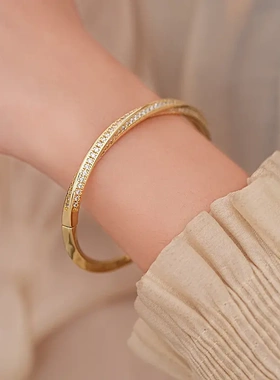 真金电镀锆石拼接扭曲手镯简约时尚百搭手链轻奢高级感手饰女