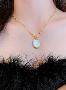 轻奢复古珍珠锆石人像字母项链巴气质锁骨链法式个性时尚项饰