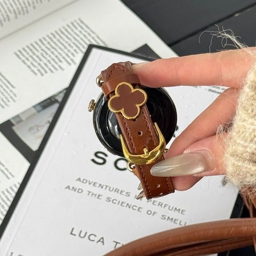 适用华为秋冬质感百搭四叶草表带