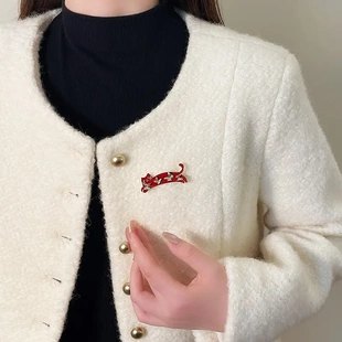 拉红色滴油小猫咪胸针可爱心胸花卡通高级感胸饰