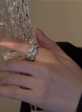 轻奢高级感缠绕满钻锆石开口戒气质小众冷性风戒指食指戒麻花戒子