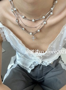 甜酷复古多层珍珠十字架吊坠项链女新款气质小众冷淡风锁骨链配饰