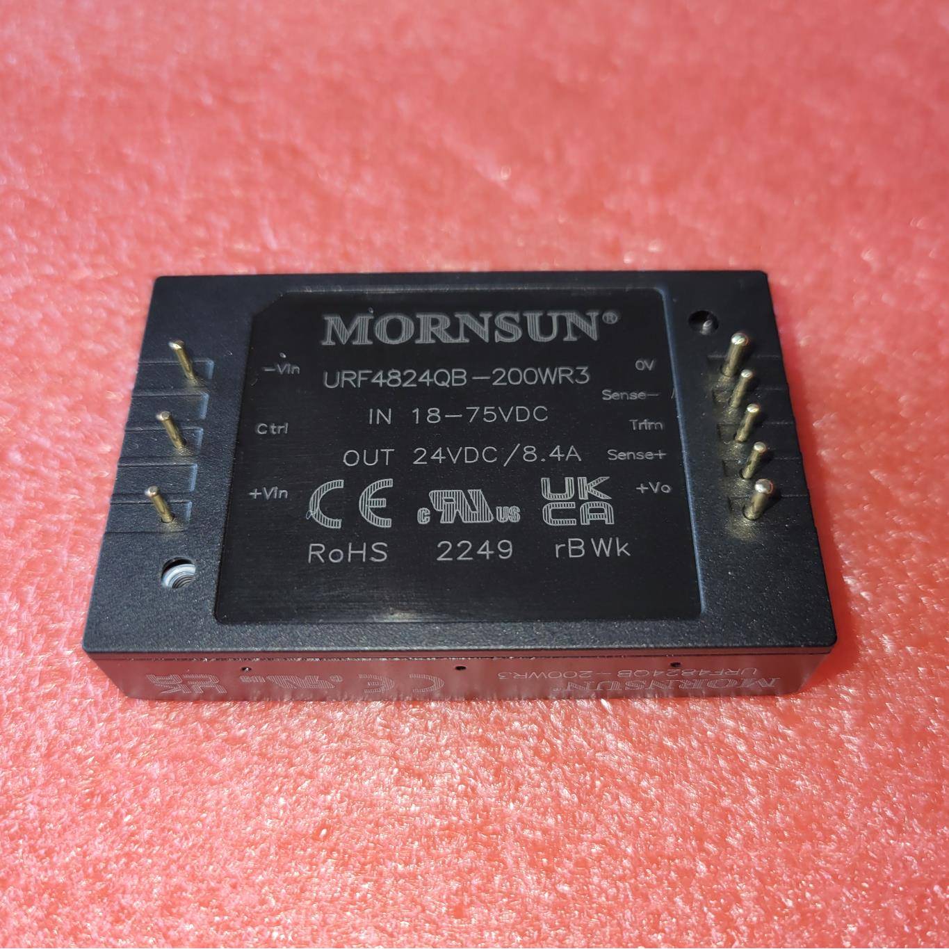 URF4824QB-200WR3 DC-DC电源模块18-75V转24V8.4A 全新原装现货