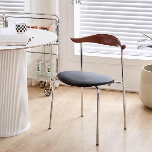 北欧简约实木餐椅网红款中古牛角椅现代家用卧室阳台舒适靠背凳子