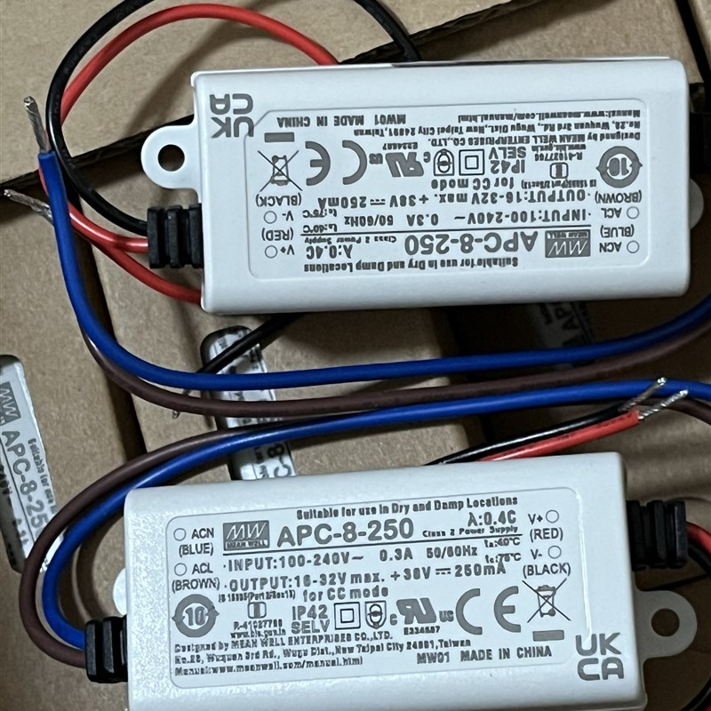 台湾明纬APC-8-250驱动LED开关电源8W 16~32V 250mA塑壳恒流室内