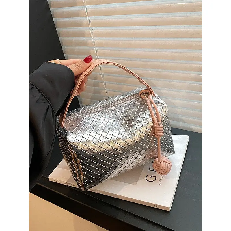 2024新款编织包包女银粉拼接洗漱质感百搭小众设计