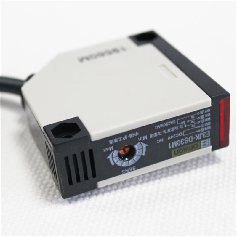 日本款光电开关传感器红外线漫反射型 E3JK-DS30M1 交流 90-250V