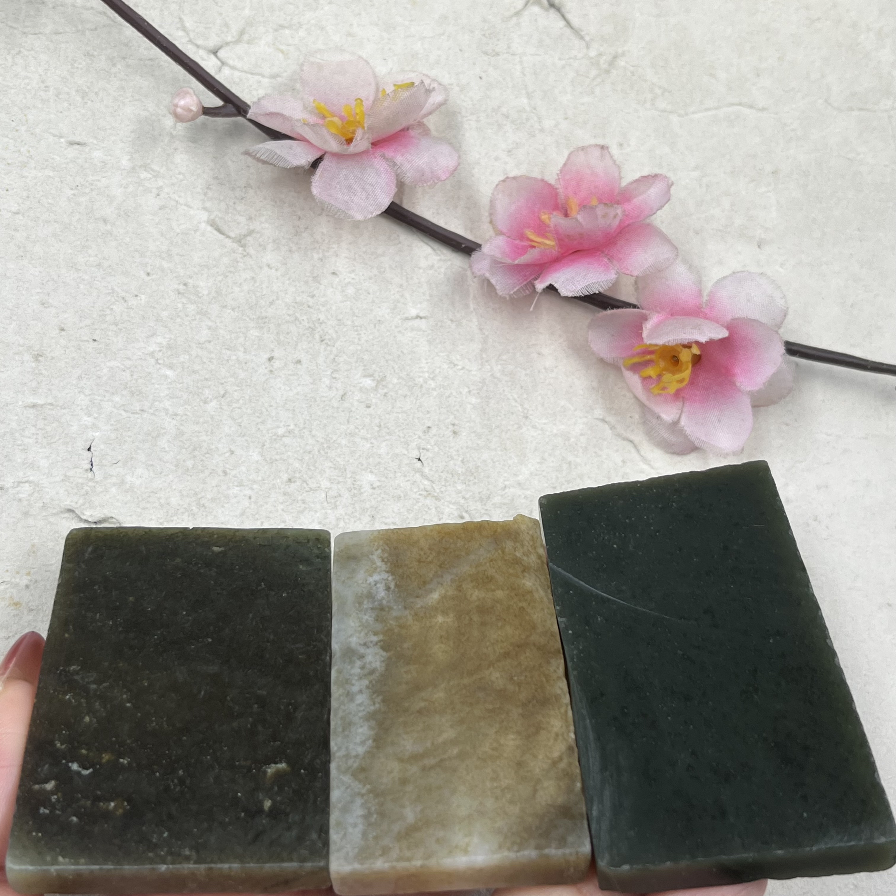 3件价新疆和田玉糖青玉且末牌子边角料玉石料薄片下脚料毛料包邮t