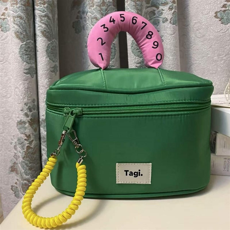 2025新款tagi哈兜化妆包收纳便携洗漱包防水大容量撞色手提化妆包