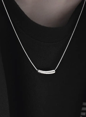 时尚简约高级感小茄子钛钢项链男ins冷淡风小众设计百搭锁骨链女