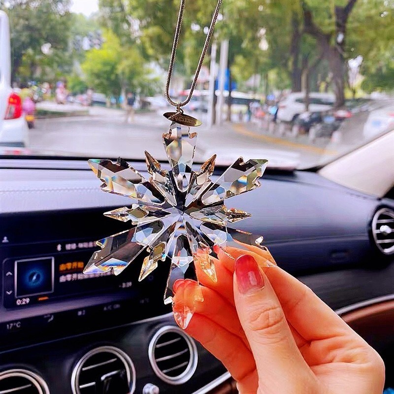 水晶雪花汽车内后视镜上装饰品车载挂件吊坠女创意高级感2025新款
