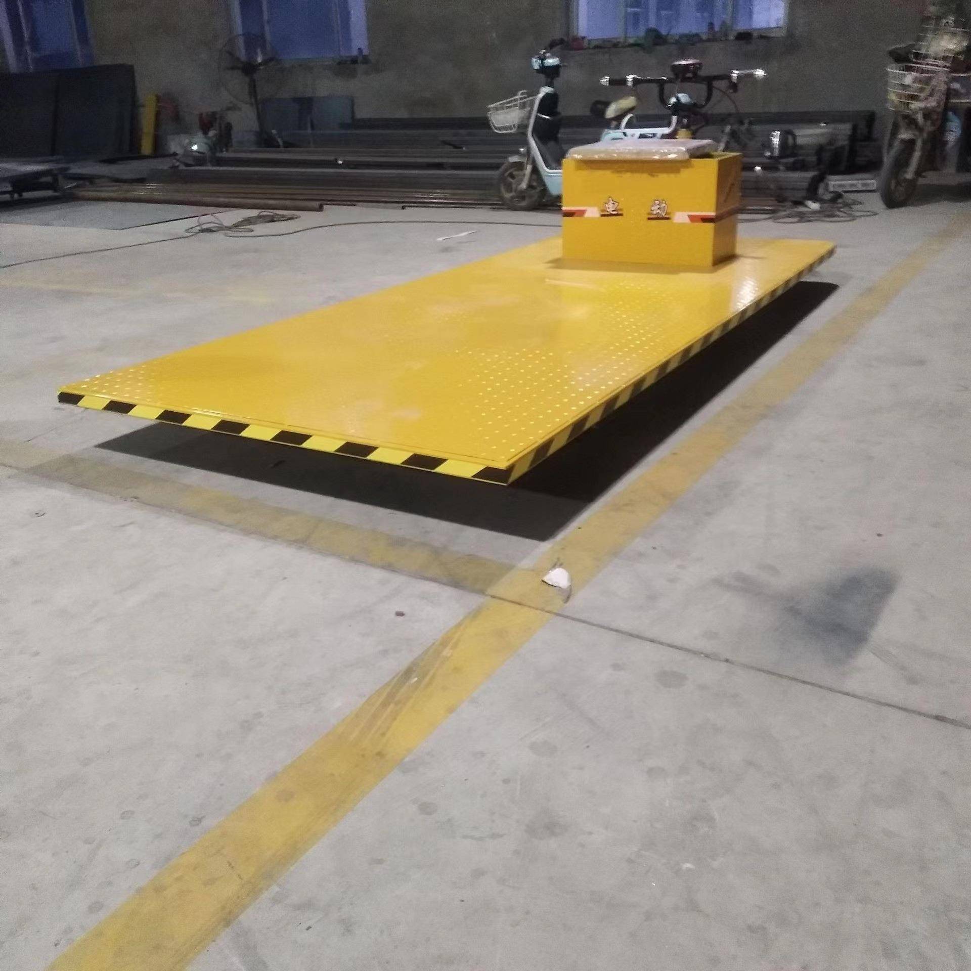 厂家生产低底盘电动平板车电动四轮拉货车仓库车间周转搬运车