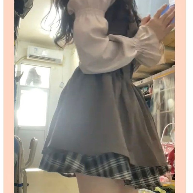 大码胖妹妹格纹拼接方领连衣裙女春季新款收腰显瘦泡泡袖仙女短裙