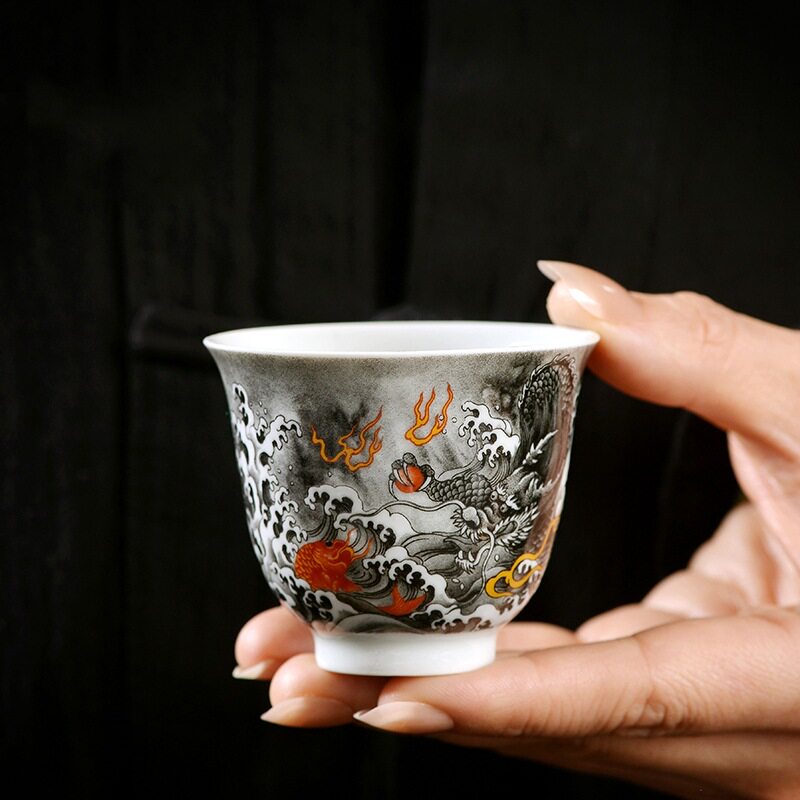 景德镇墨彩鱼化龙铃铛主人杯