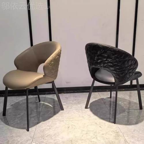 意式餐椅BZB2025新款高中古风级感真轻皮实奢木桌椅