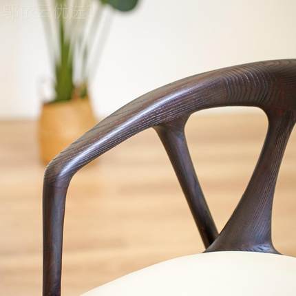 北欧意式YMO白蜡木包靠背扶手餐椅酒店餐厅闲咖软厅家用现啡代休