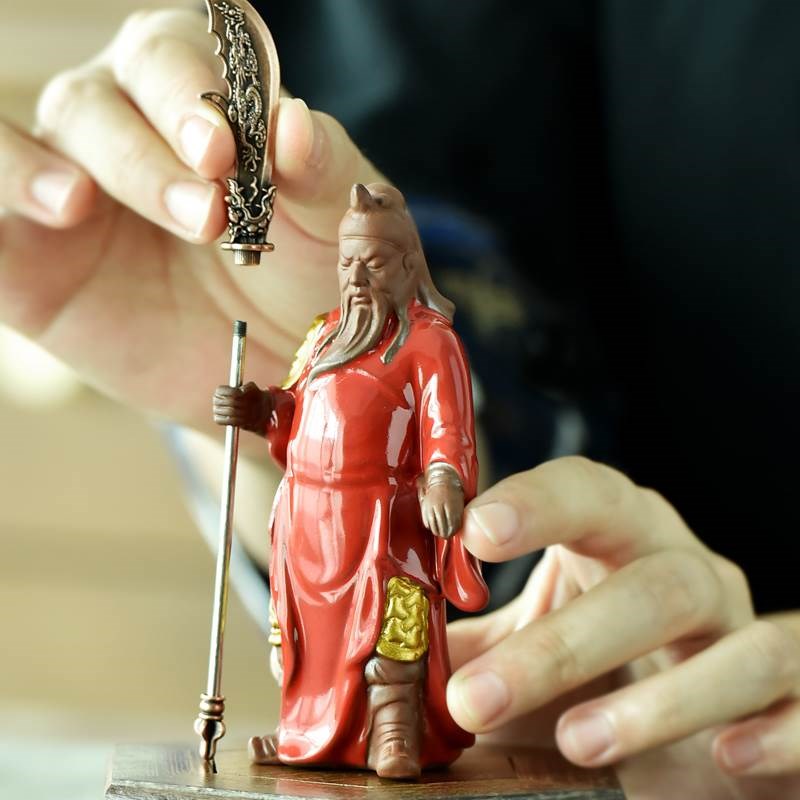 关公神像小号关羽陶瓷人物摆件中式客厅酒柜办公室桌面装饰工艺品