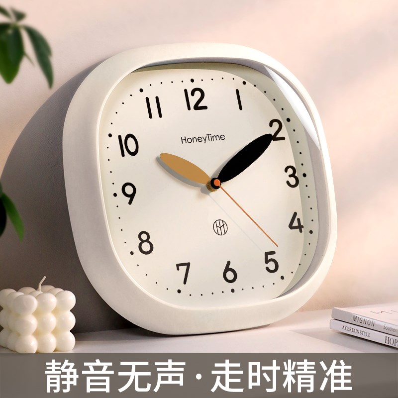 2024新款简约奶油风挂钟u客厅家用挂墙装饰钟表静音卧室免打孔钟
