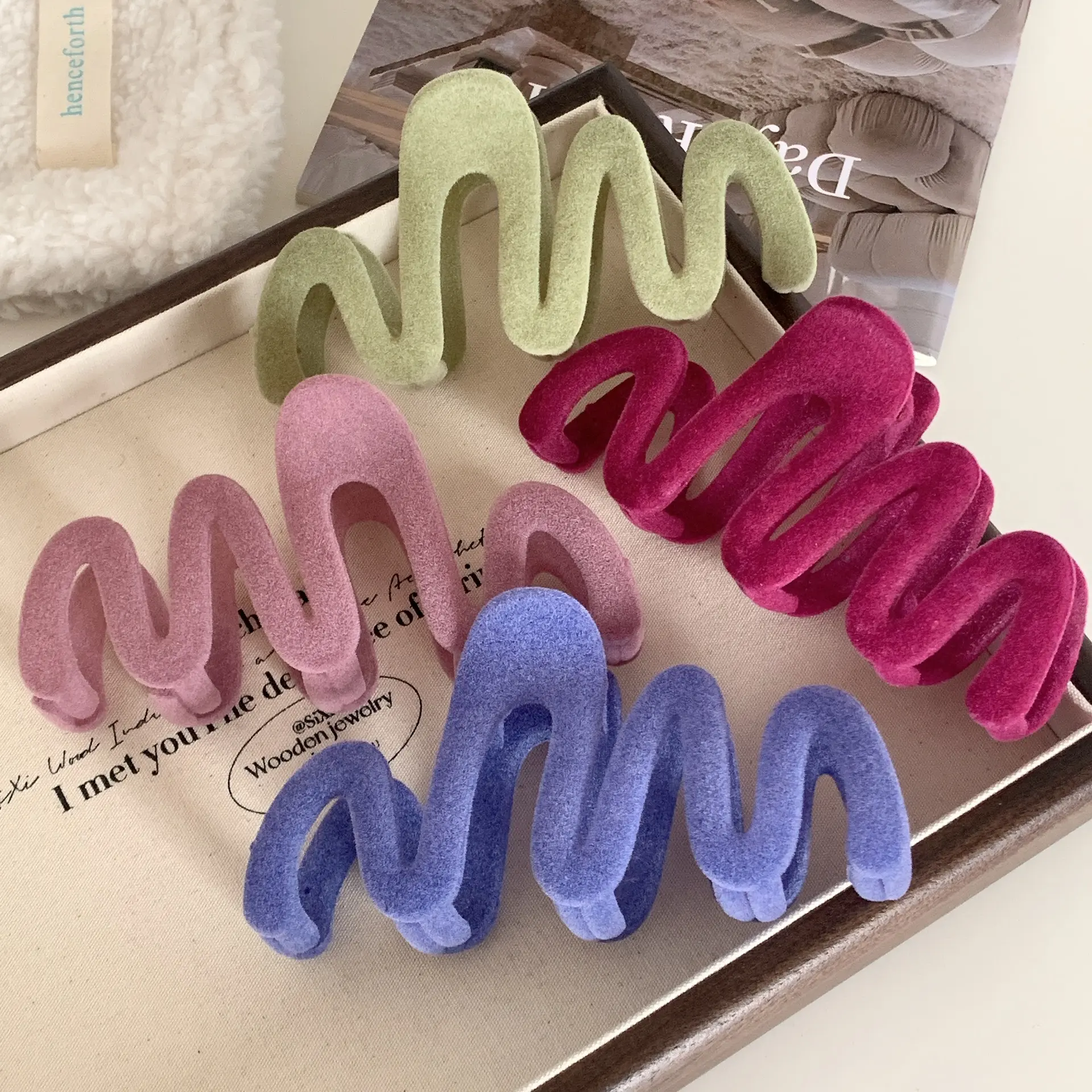 2024新抓夹植绒波浪女大号高级头饰感盘发简约百搭发夹