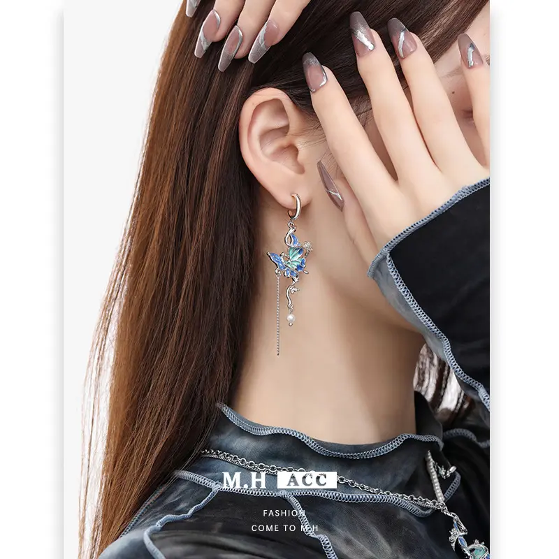 个性与蛇耳饰轻奢高级感2025新款耳坠设计时尚气质耳环女