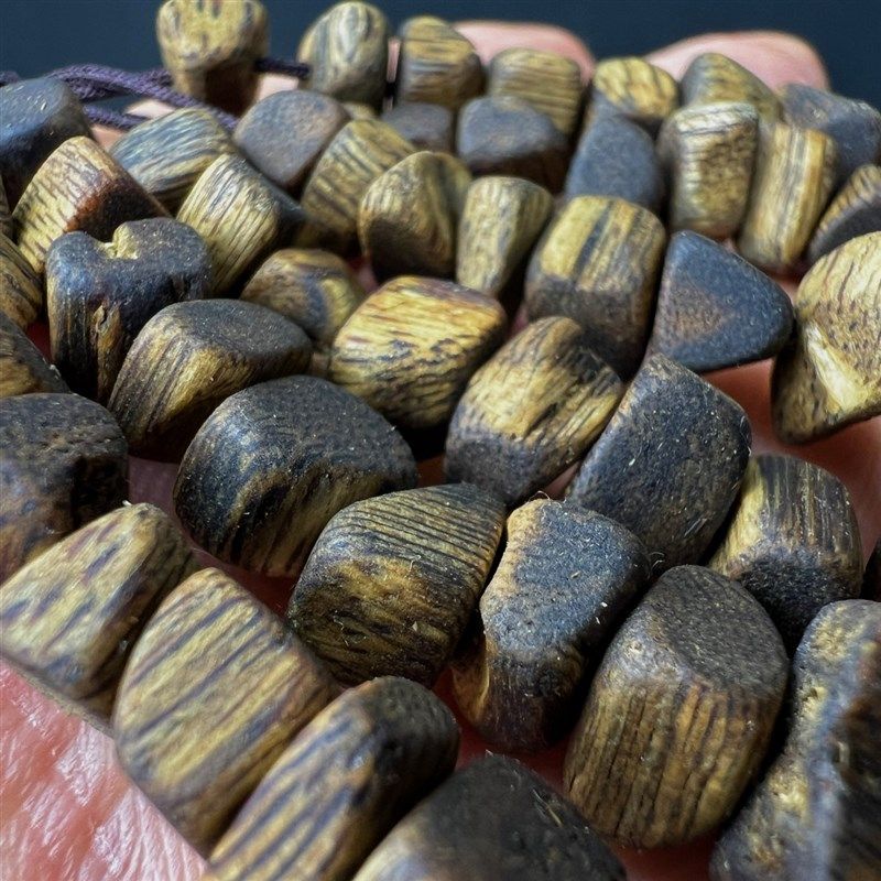 奇楠沉香包包饰品挂件香薰车载挂件绿奇天然沉香手链随行吊坠