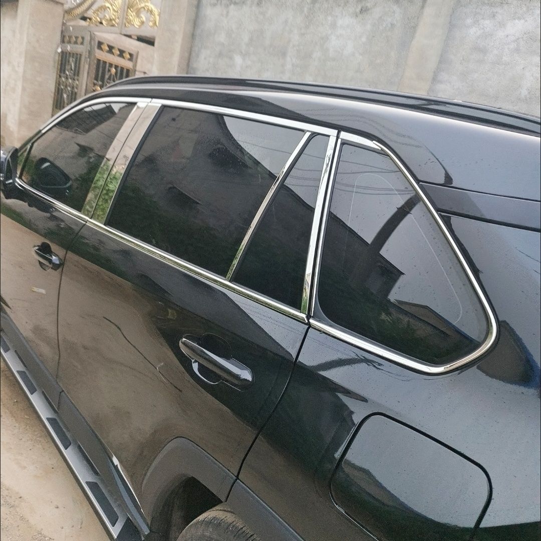 丰田RAV4荣放威兰达车窗改不锈钢