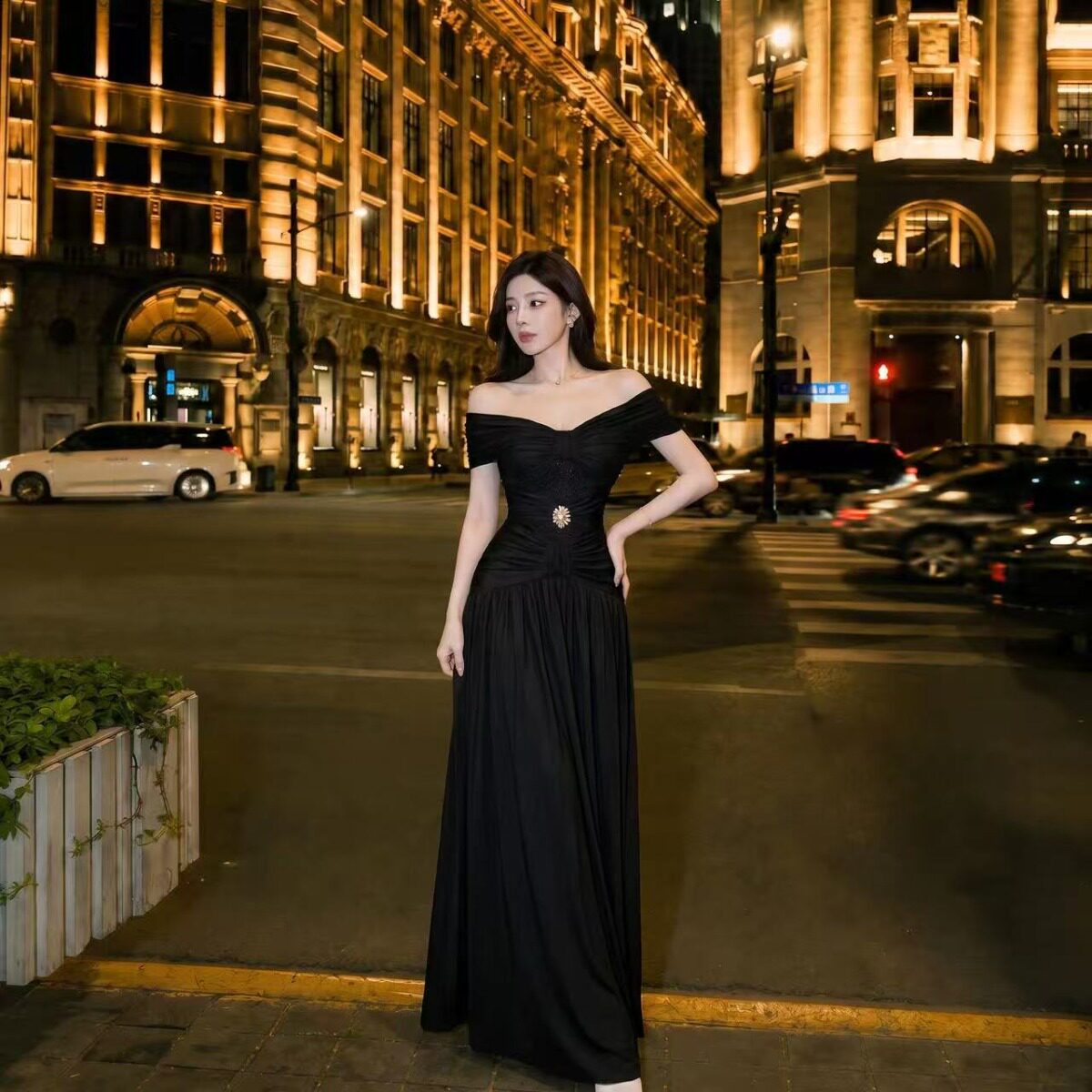 带胸垫名媛一字肩镂空抹胸裙女气质裙纯欲风高级感连衣裙女