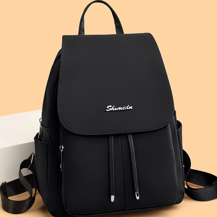 女士休闲轻便登山包双肩女包