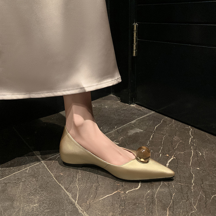 法式气质单鞋女2025新款银色平底内增高尖头绝美浅口晚晚鞋春夏新