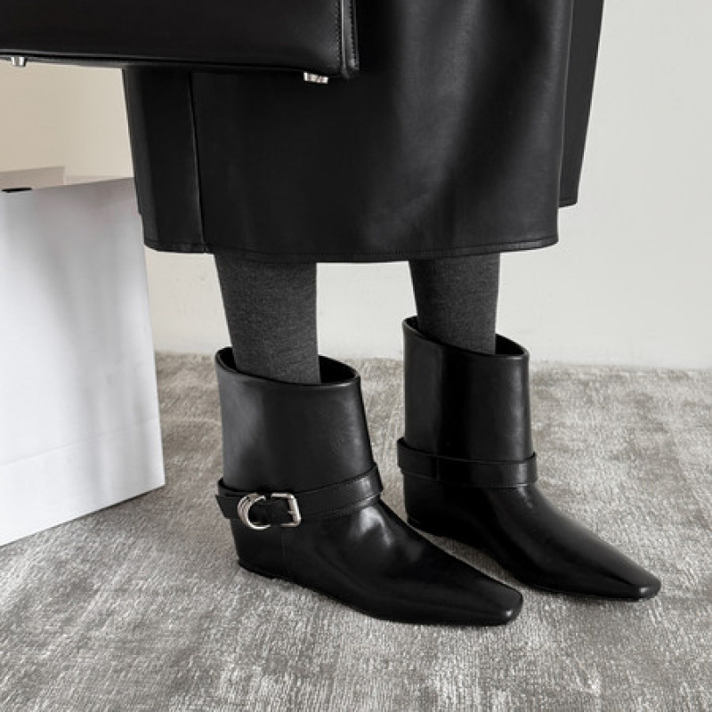 短靴子女巨好看的配裙子加绒英伦风2025新款秋冬方头皮带扣黑棕色