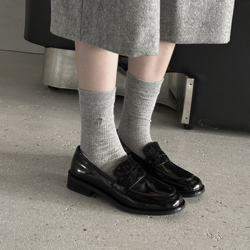 不累脚！英伦风小皮鞋2025新款黑色低跟漆皮法式一脚蹬乐福鞋单鞋