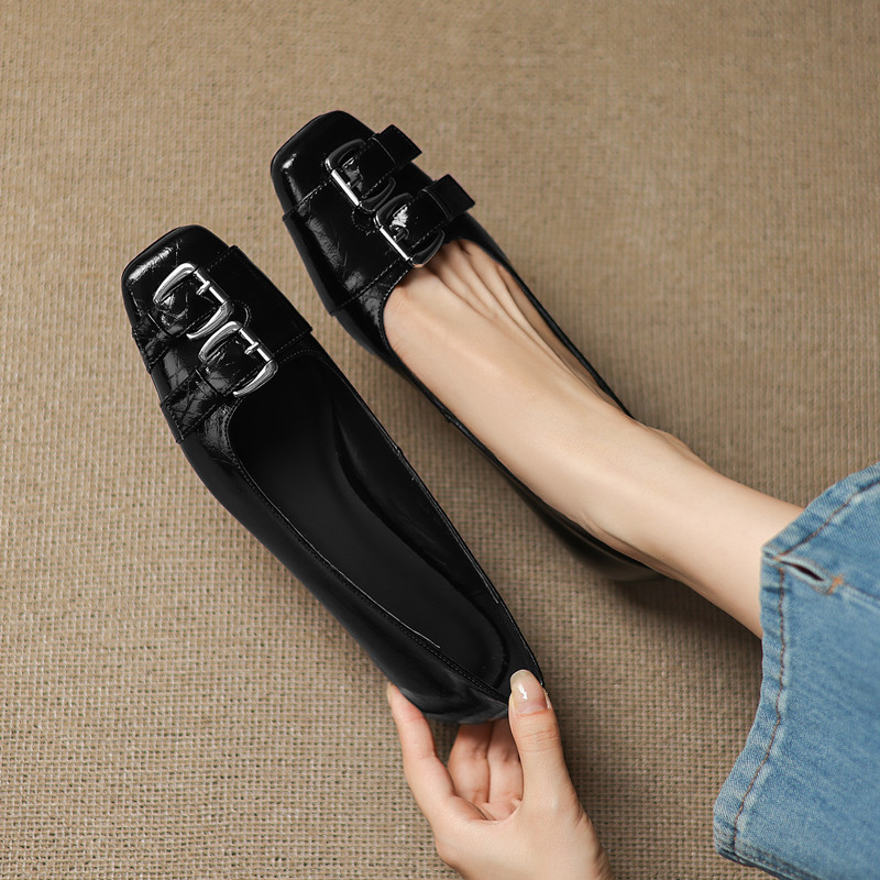 时尚皮带扣低跟方头浅口单鞋女秋真皮银色粗跟通勤矮高跟鞋