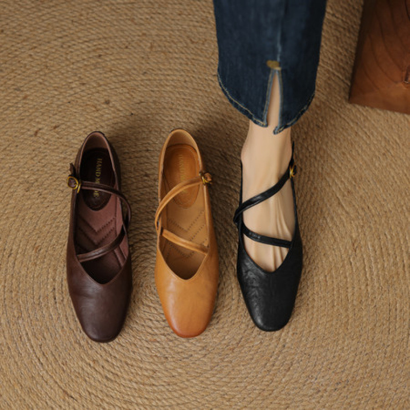 软皮软底系列！超软小羊皮单鞋女夏2025浅口斜扣带平底工作鞋大码