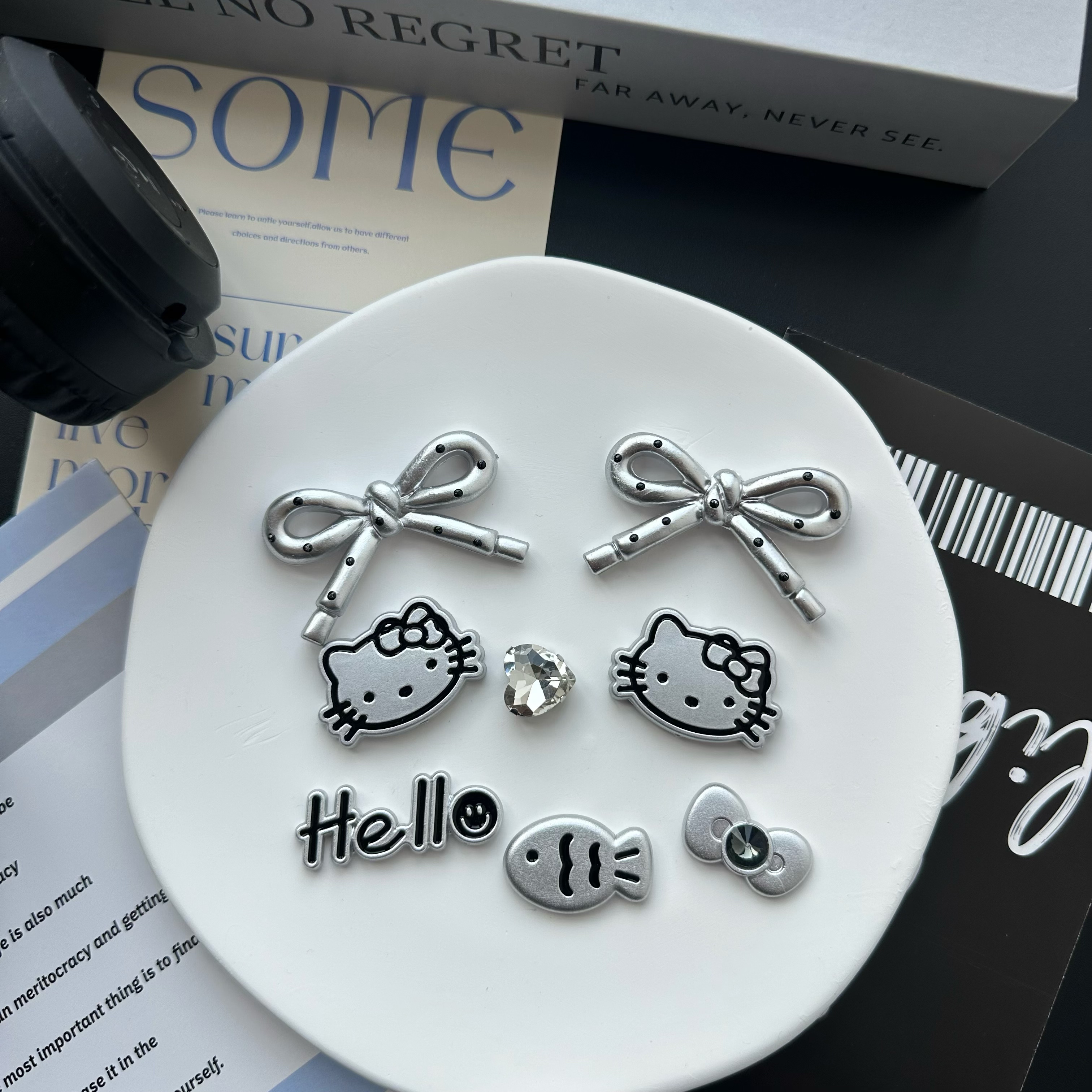 原创洞洞鞋鞋花hello kitty系列鞋花可拆卸diy配饰适配crocs鞋扣图片