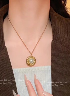 钛钢褶皱圆形人造珍珠项链复古个性夸张设计锁骨链轻奢高级感项饰