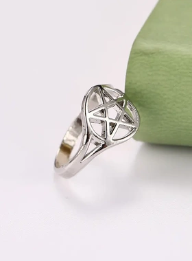 经典简约时尚百搭爆款直供圆环镂空五角星不锈钢戒指
