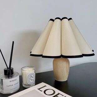 原木新中式小巧复古百褶罩花瓣夜台灯民宿装饰木艺术房间床头浪漫