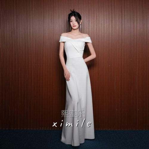 白色一字肩长款修身显瘦晚礼服