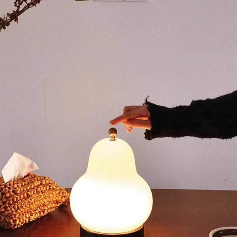 法式奶油风梨子小夜灯卧室床头客厅书房充电可触摸氛围感装饰台灯