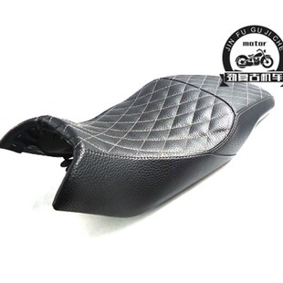 适用无极500AC菱形坐垫座包 隆鑫LX500-F机车复古毛毛虫座垫鞍座