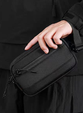 新款男士手拿包户外运动防泼水手机包单肩斜挎包加厚耐磨通勤小包