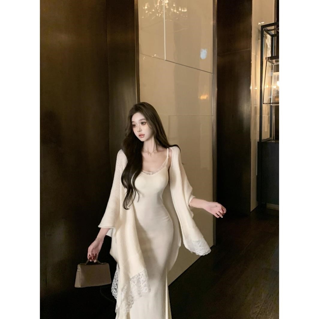 白色毛衣开衫披肩斗篷女秋季套装