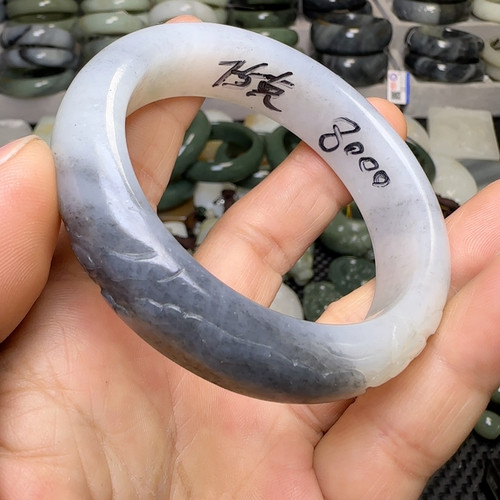 和田玉籽料57mm75克