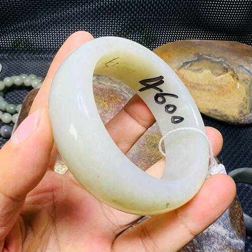 和田玉籽料手镯52.6mm有包容，有裂