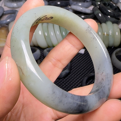 和田玉籽料57mm60.8克